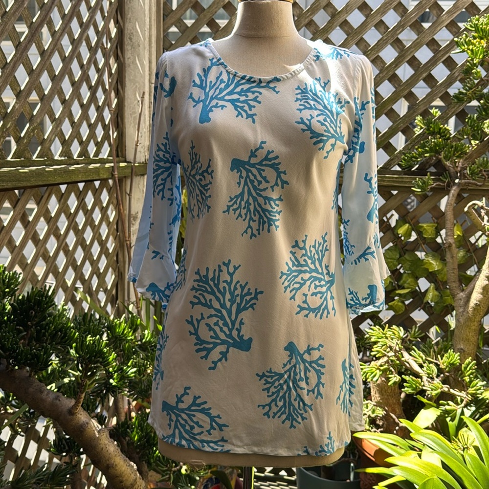 ESCAPADA BLOUSE or COVER-UP. XS-S.  White & Blue. “Like New “ 3/4 sleeves